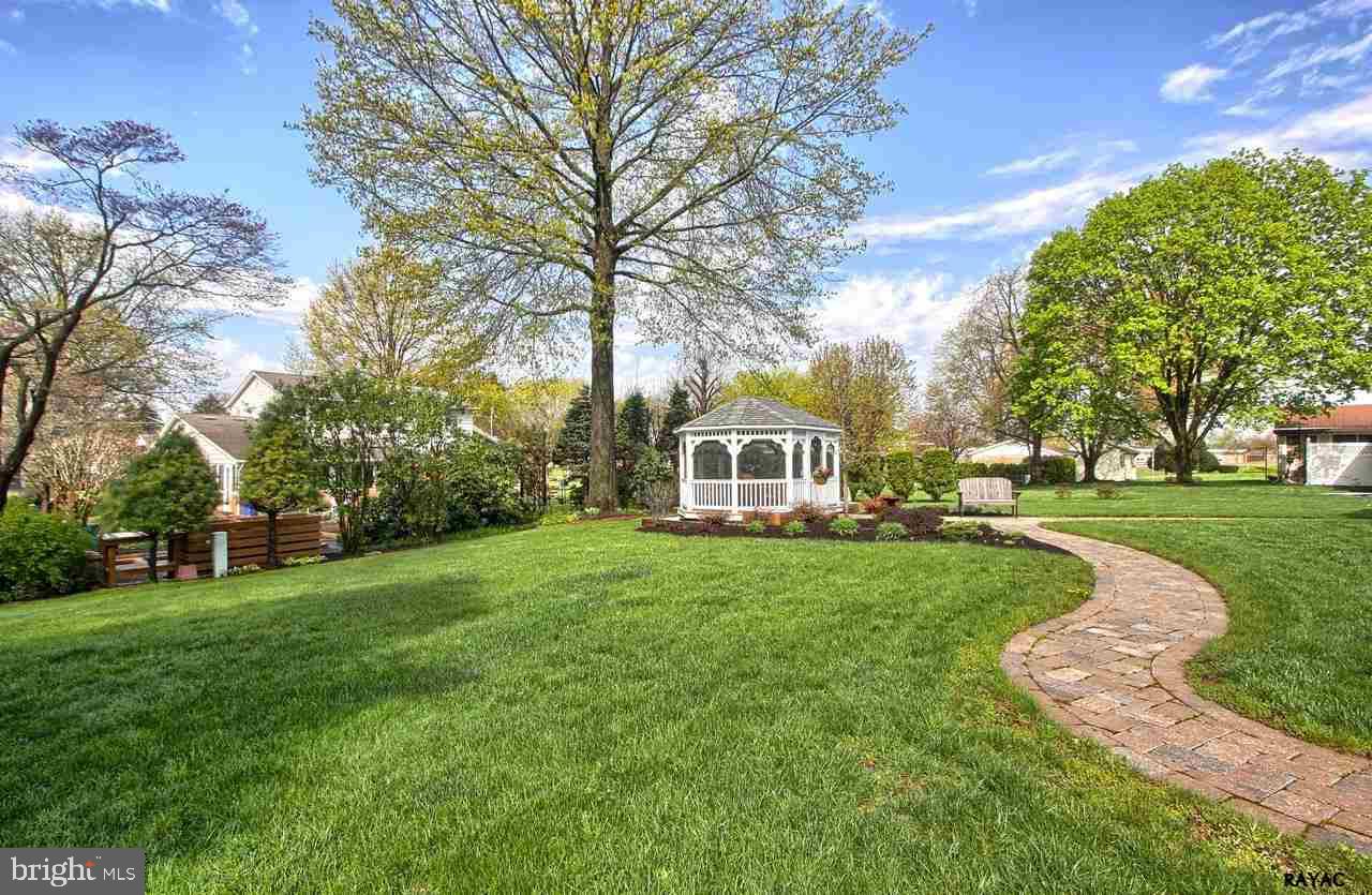 1960 Hampton Road York, PA 17408 - Photo 24 of 27 Gallery Image 24