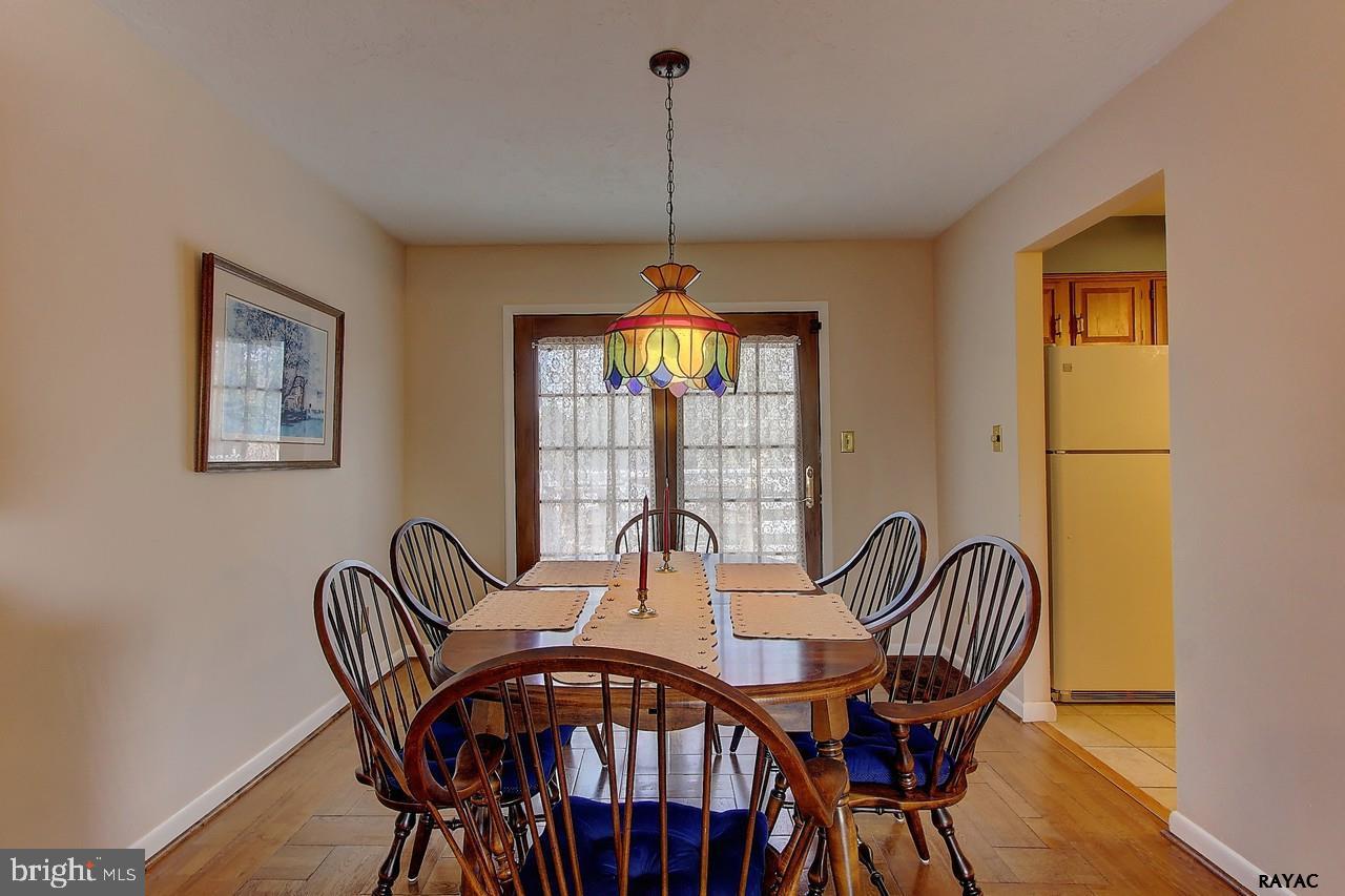 1960 Hampton Road York, PA 17408 - Photo 5 of 27 Gallery Image 5