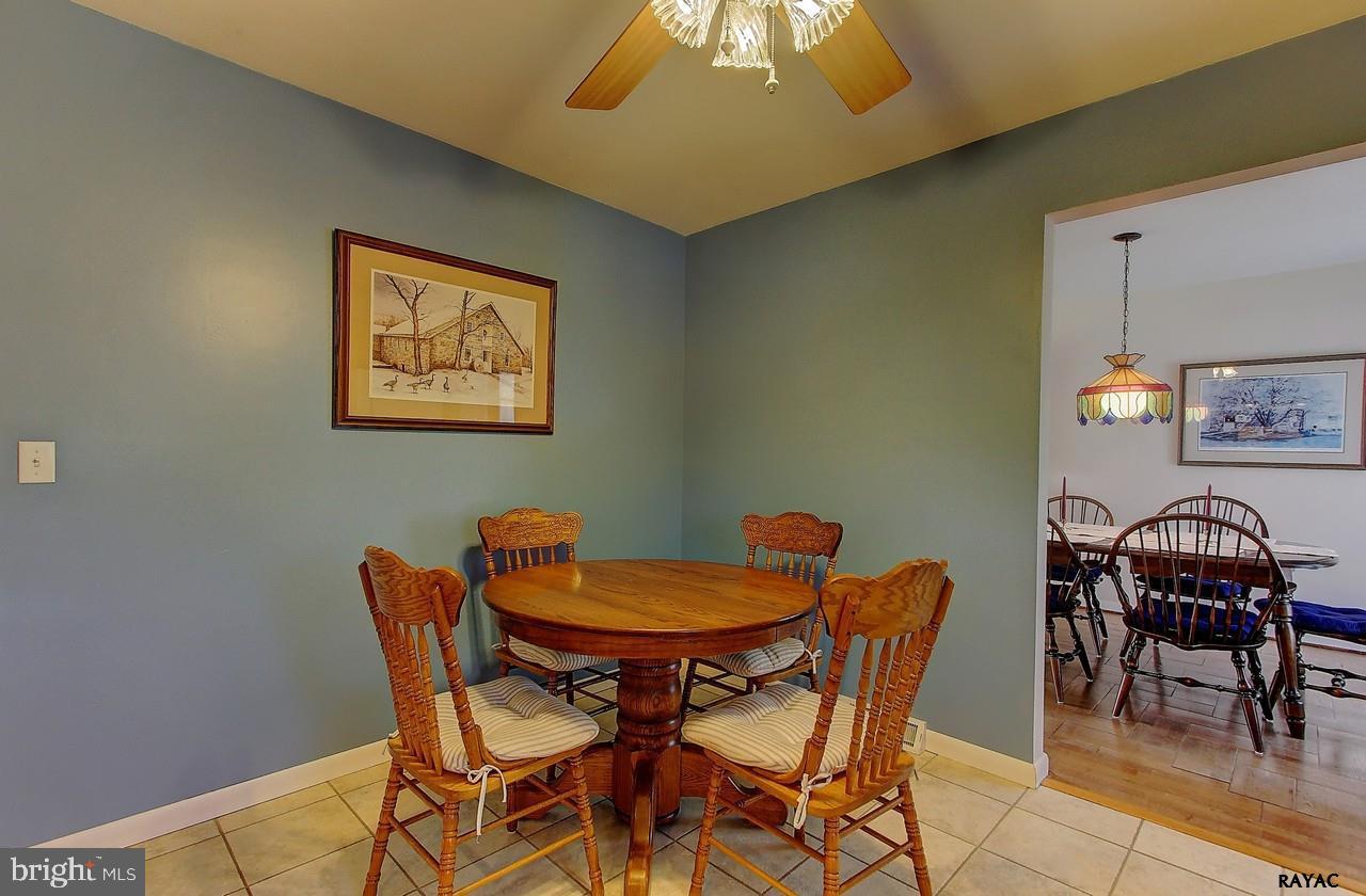 1960 Hampton Road York, PA 17408 - Photo 9 of 27 Gallery Image 9