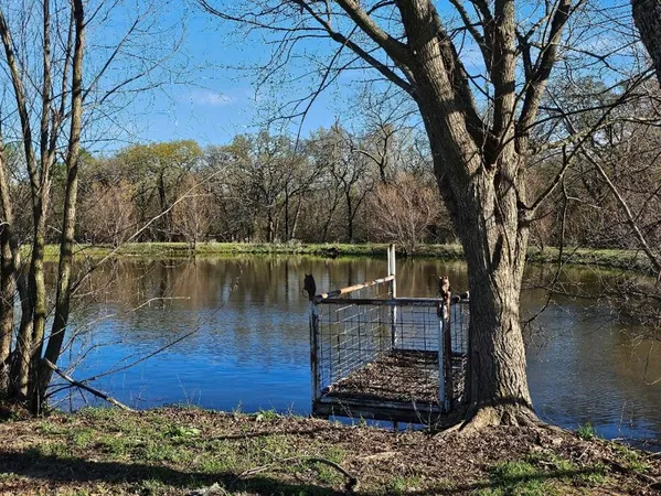 $3,000 | 10926 Farm To Market 902, Collinsville, TX 76233