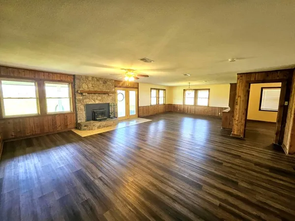 $3,000 | 10926 Farm To Market 902, Collinsville, TX 76233