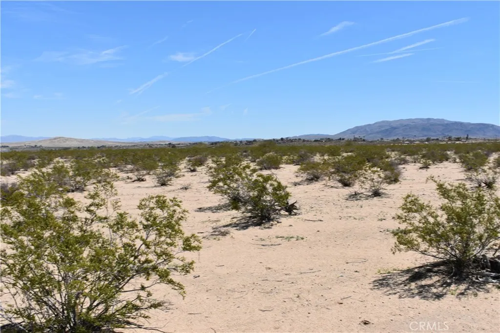 0 Morongo 05 Venice, CA 90291 - Photo 12 of 28 a view of lake view and mountain