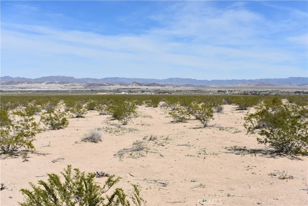 0 Morongo 05 Venice, CA 90291 - Photo 15 of 28 a view of lake view and mountain view