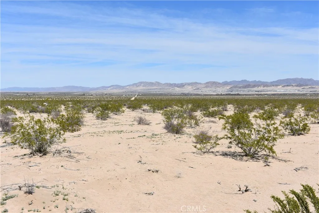 0 Morongo 05 Venice, CA 90291 - Photo 17 of 28 a view of lake view and mountain view