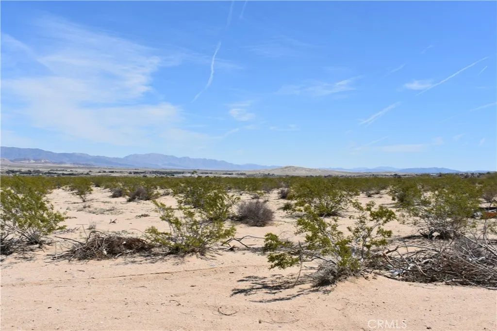 0 Morongo 05 Venice, CA 90291 - Photo 23 of 28 a view of lake view and mountain view