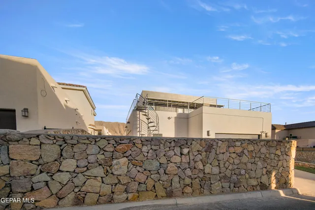 $658,000 | 421 South Festival Drive, El Paso, TX 79912