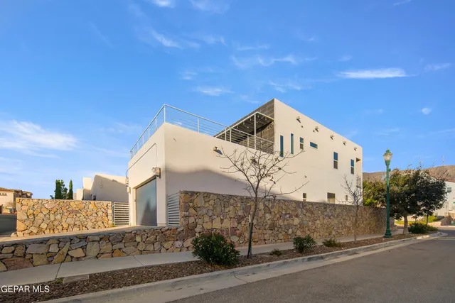 $658,000 | 421 South Festival Drive, El Paso, TX 79912