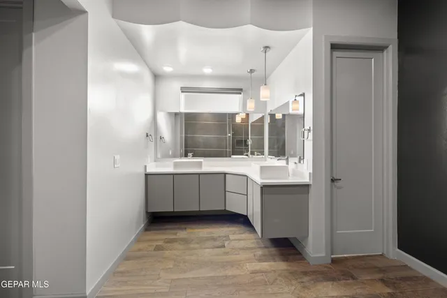 $658,000 | 421 South Festival Drive, El Paso, TX 79912