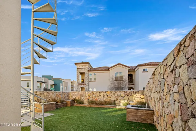 $658,000 | 421 South Festival Drive, El Paso, TX 79912