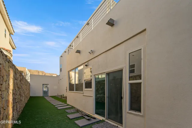 $658,000 | 421 South Festival Drive, El Paso, TX 79912