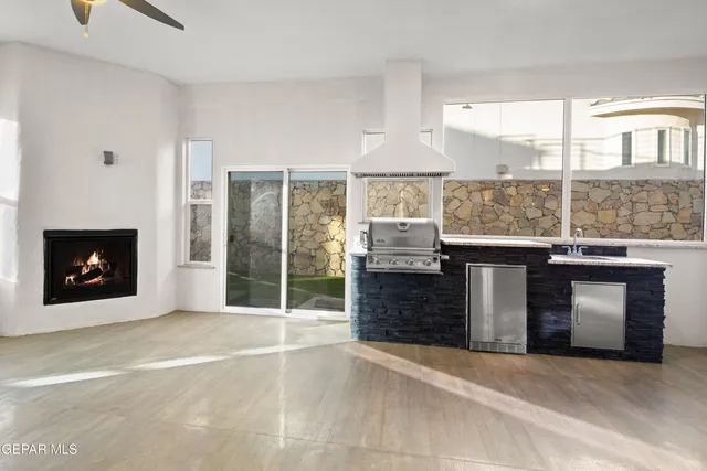 $658,000 | 421 South Festival Drive, El Paso, TX 79912