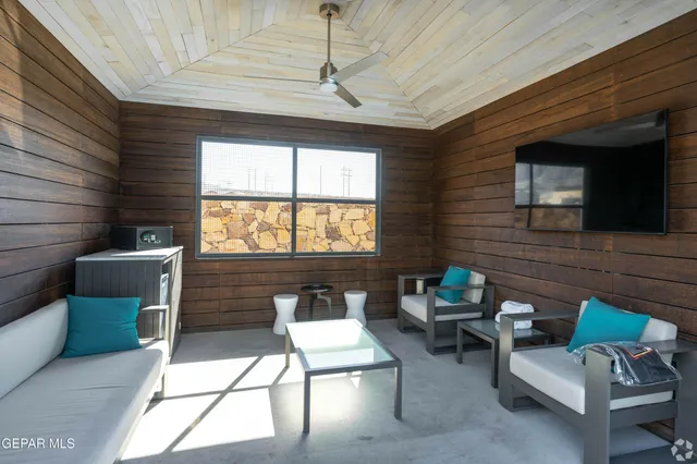 $658,000 | 421 South Festival Drive, El Paso, TX 79912