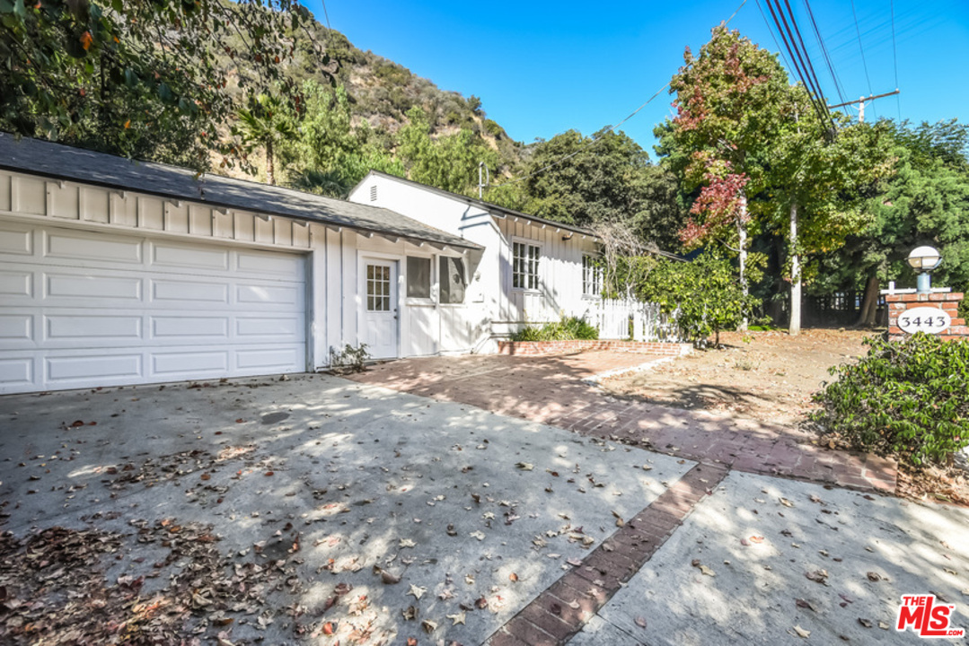 3443 Mandeville Canyon Road Los Angeles, CA 90049 - Photo 2 of 42