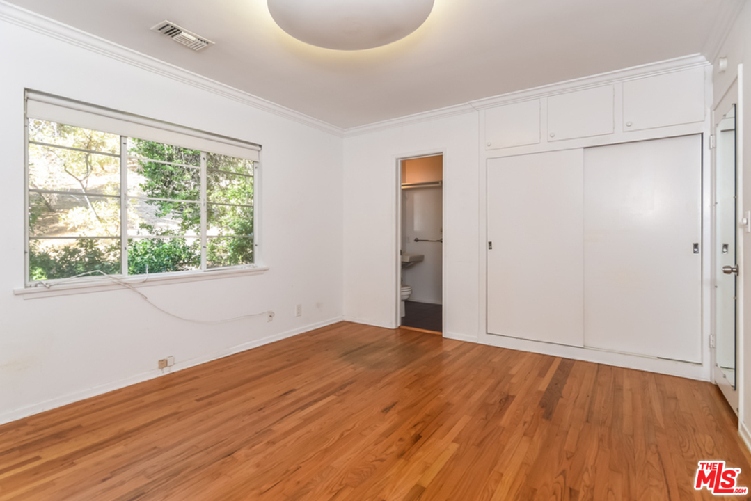 3443 Mandeville Canyon Road Los Angeles, CA 90049 - Photo 18 of 42
