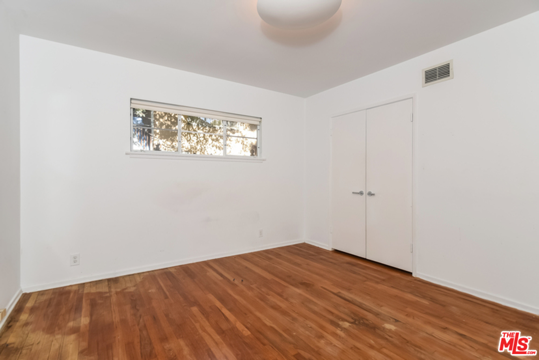 3443 Mandeville Canyon Road Los Angeles, CA 90049 - Photo 19 of 42