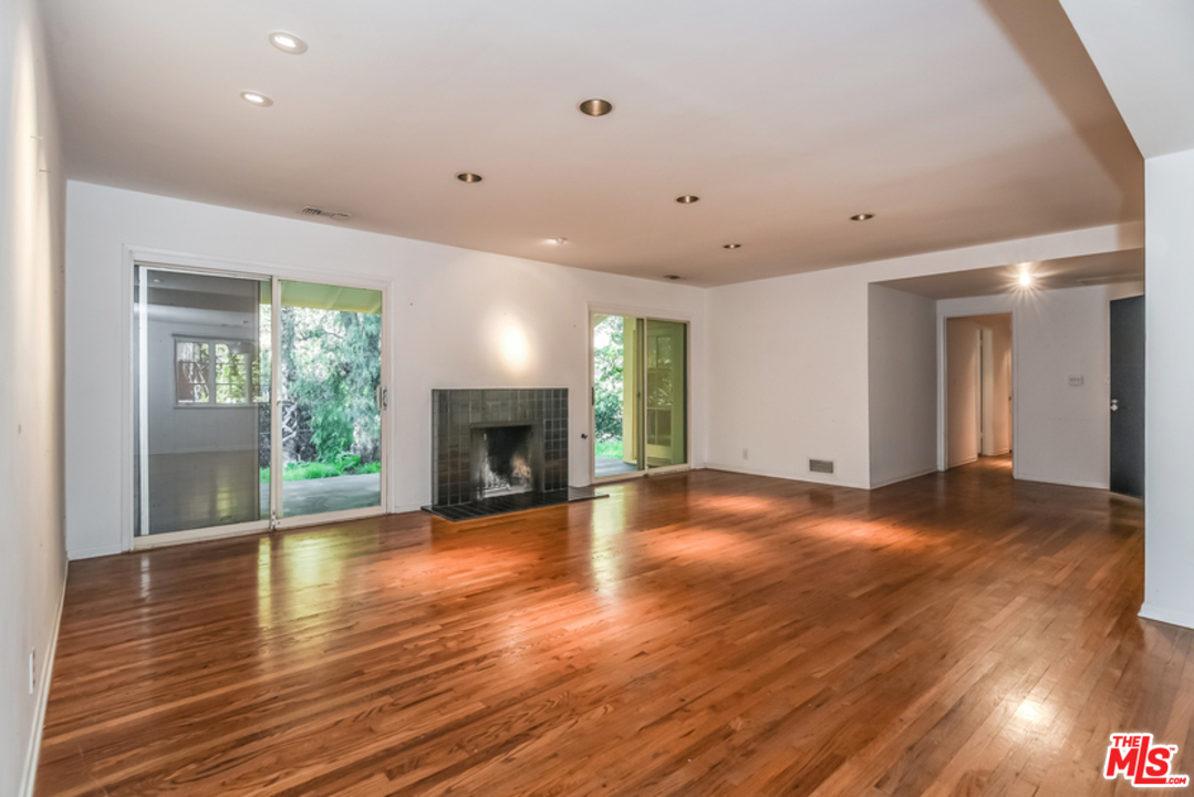 3443 Mandeville Canyon Road Los Angeles, CA 90049 - Photo 3 of 42