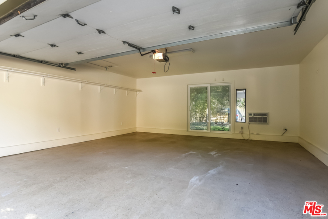 3443 Mandeville Canyon Road Los Angeles, CA 90049 - Photo 24 of 42