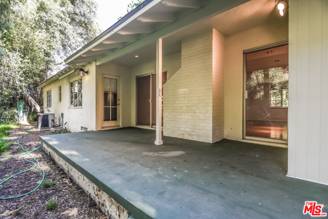 3443 Mandeville Canyon Road Los Angeles, CA 90049 - Photo 25 of 42
