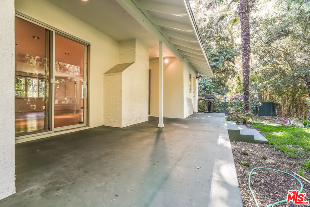 3443 Mandeville Canyon Road Los Angeles, CA 90049 - Photo 26 of 42