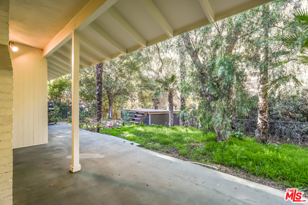 3443 Mandeville Canyon Road Los Angeles, CA 90049 - Photo 27 of 42