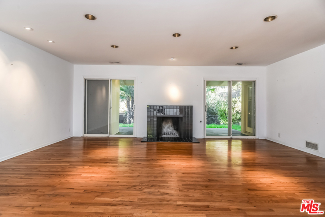 3443 Mandeville Canyon Road Los Angeles, CA 90049 - Photo 4 of 42