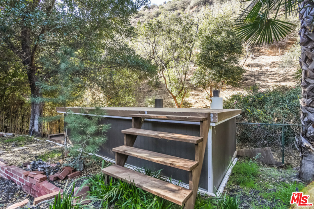 3443 Mandeville Canyon Road Los Angeles, CA 90049 - Photo 34 of 42