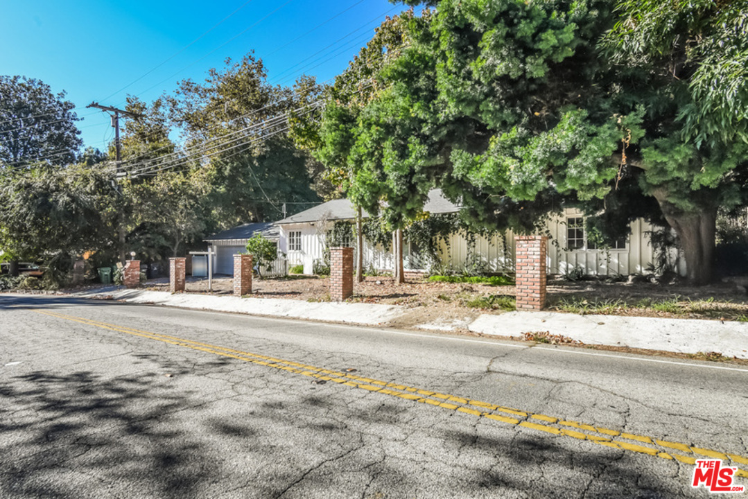 3443 Mandeville Canyon Road Los Angeles, CA 90049 - Photo 35 of 42