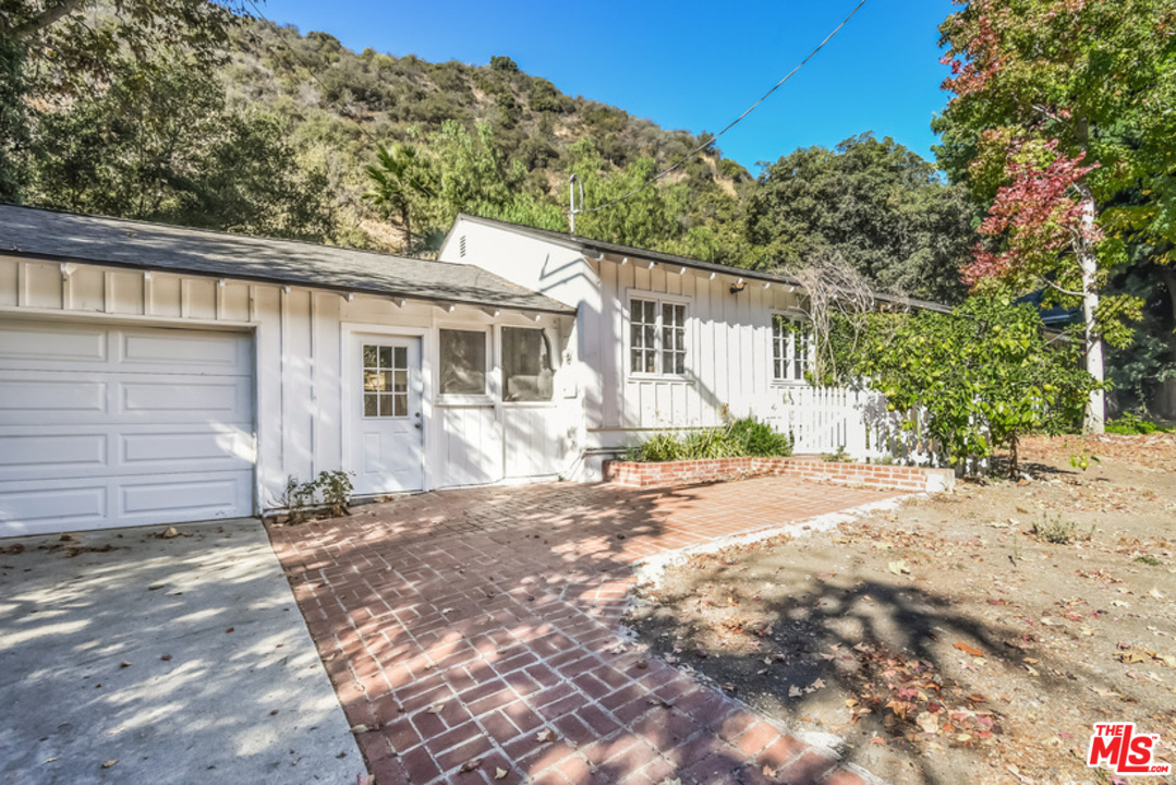 3443 Mandeville Canyon Road Los Angeles, CA 90049 - Photo 38 of 42