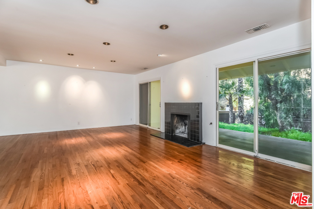 3443 Mandeville Canyon Road Los Angeles, CA 90049 - Photo 5 of 42