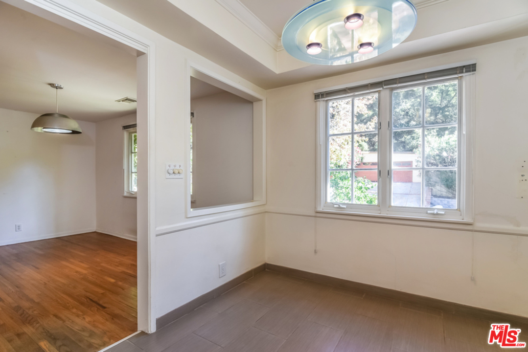 3443 Mandeville Canyon Road Los Angeles, CA 90049 - Photo 9 of 42