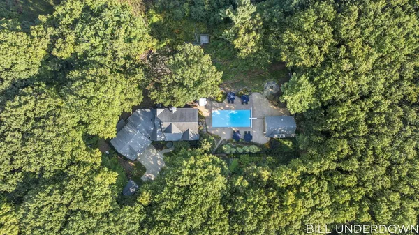 $3,100,000 | 3293 Timberidge Trail, Saugatuck, MI 49453