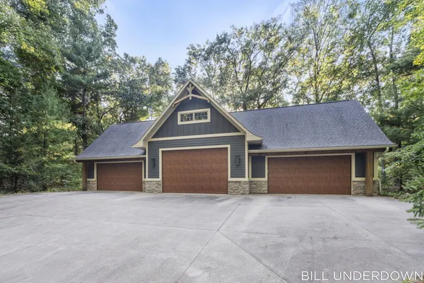 $3,100,000 | 3293 Timberidge Trail, Saugatuck, MI 49453