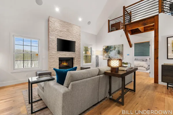 $3,100,000 | 3293 Timberidge Trail, Saugatuck, MI 49453