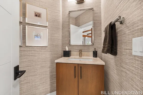 $3,100,000 | 3293 Timberidge Trail, Saugatuck, MI 49453