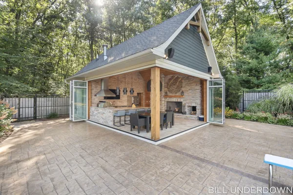 $3,100,000 | 3293 Timberidge Trail, Saugatuck, MI 49453