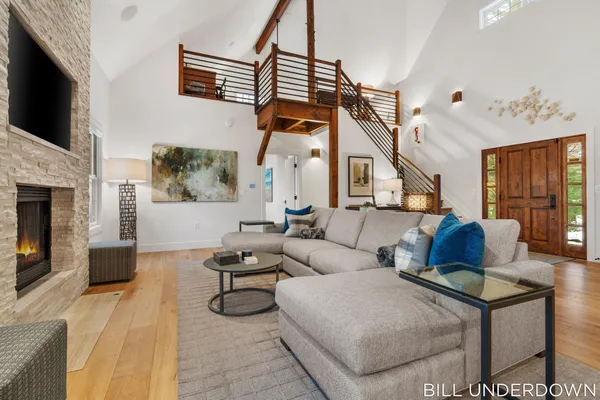 $3,100,000 | 3293 Timberidge Trail, Saugatuck, MI 49453