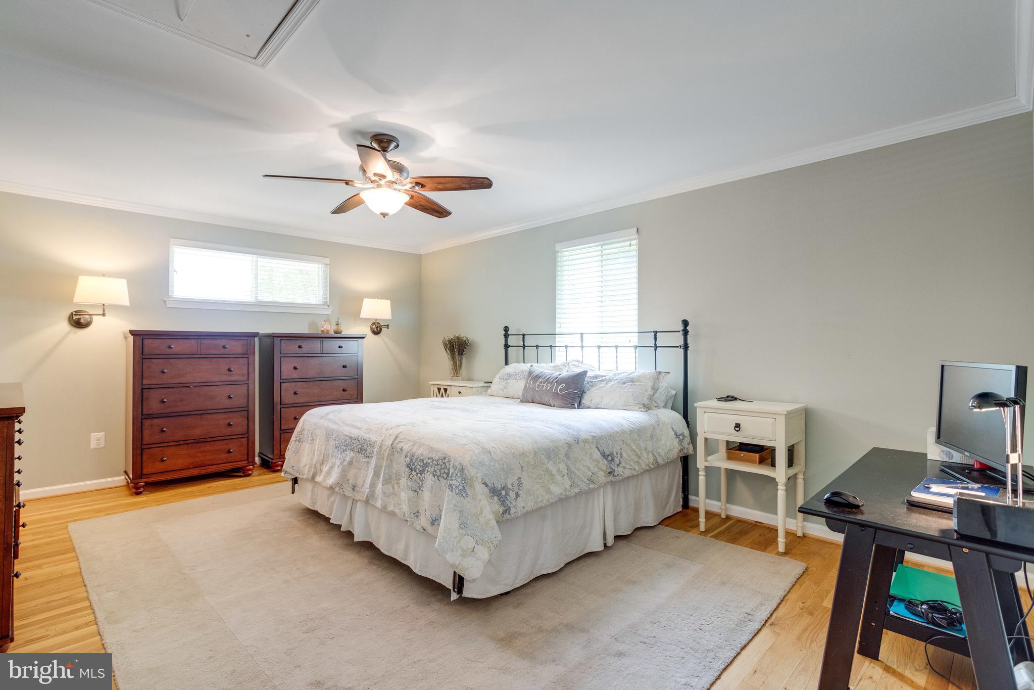 8945 Victoria Road Springfield, VA 22151 - Photo 14 of 29