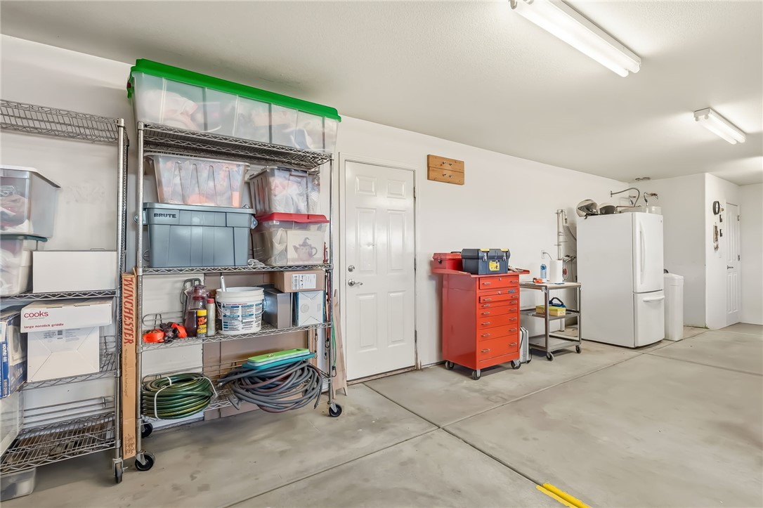 2205 East Cactus Wren Road Kingman, AZ 86409 - Photo 49 of 68 Attached Garage