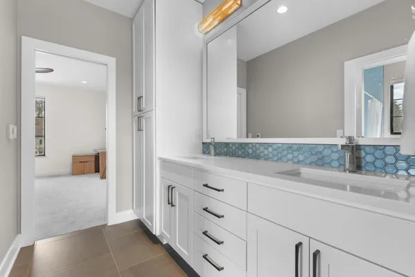 $2,900,000 | 905 9th Avenue Southwest, Rochester, MN 55902