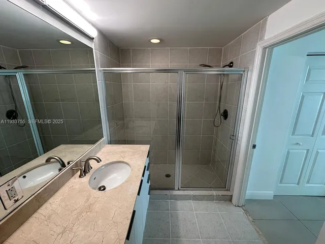 $2,450 | 140 South Dixie Highway, Unit 631, Hollywood, FL 33020