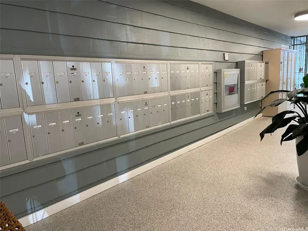 $2,900 | 14 Aulike Street, Unit 607, Kailua, HI 96734