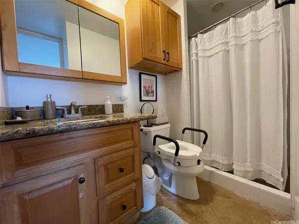 $2,900 | 14 Aulike Street, Unit 607, Kailua, HI 96734