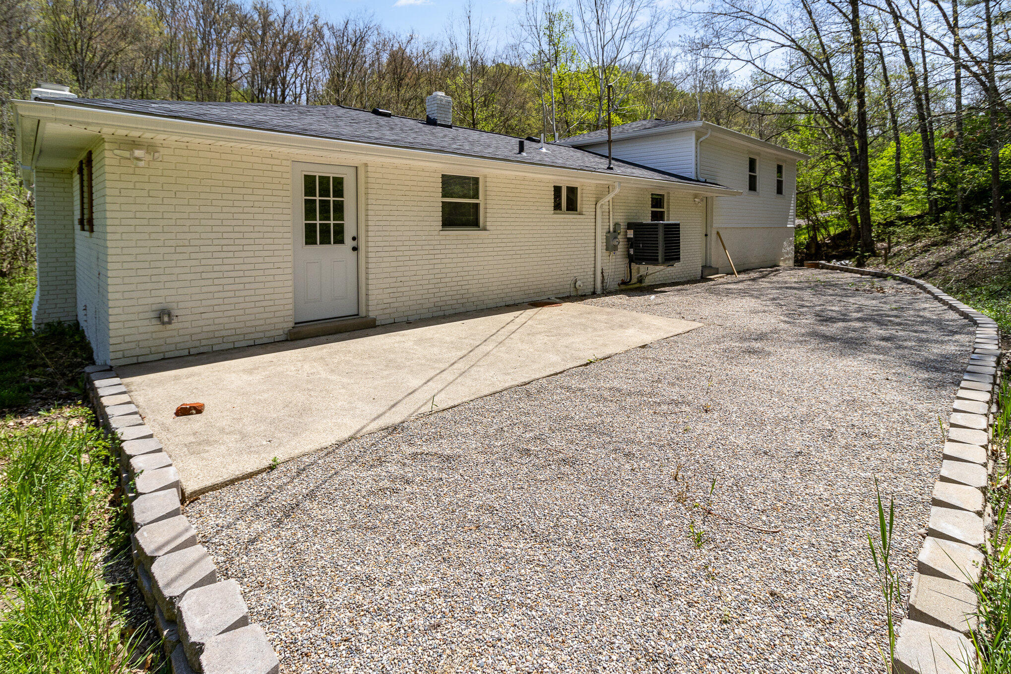 2433 Holds Branch Road Fort Mitchell, KY 41017 - Photo 23 of 39 Gallery Image 23