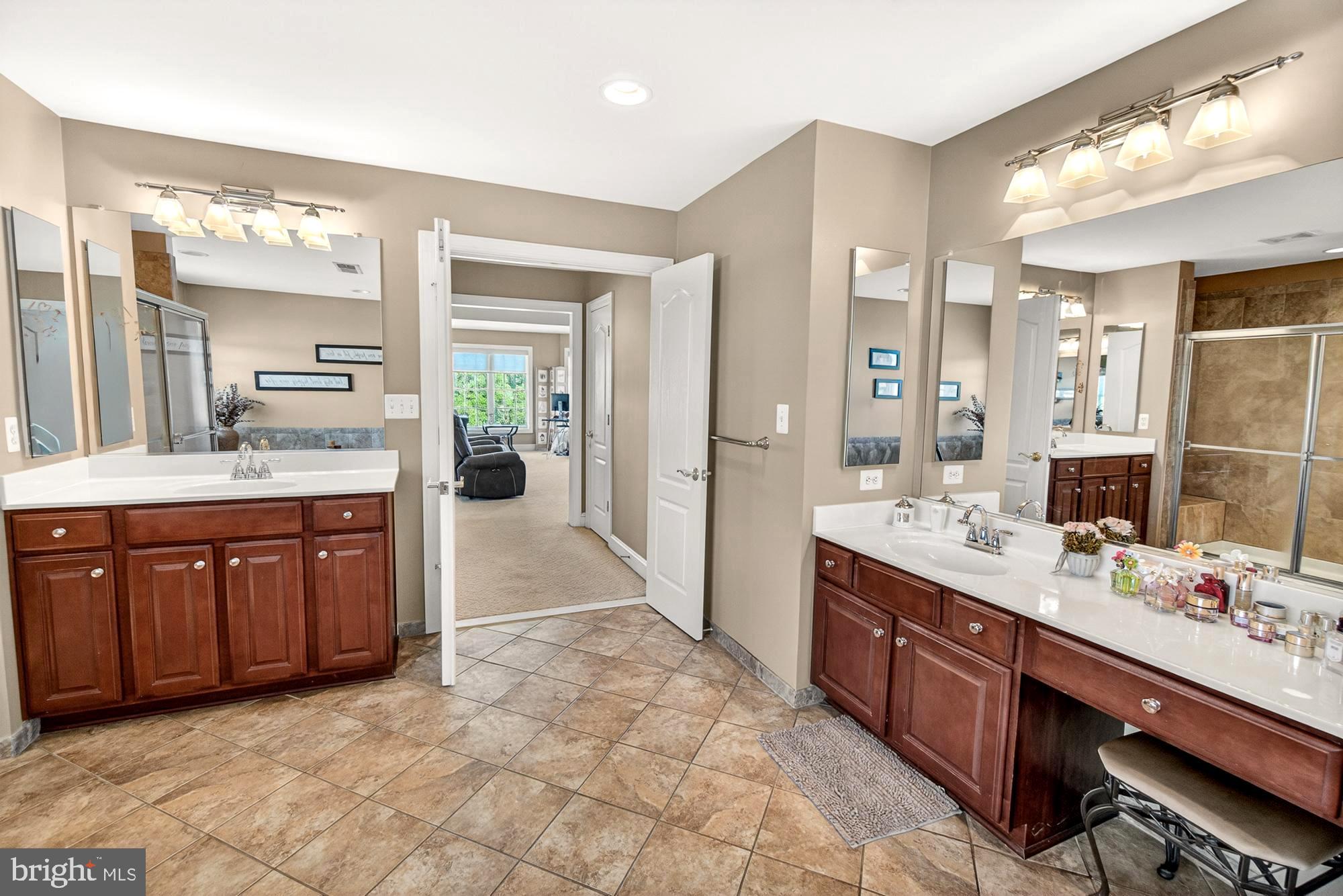 15512 Mount Nebo Road Poolesville, MD 20837 - Photo 75 of 125 Walk-in closet #1 at bathroom entrance