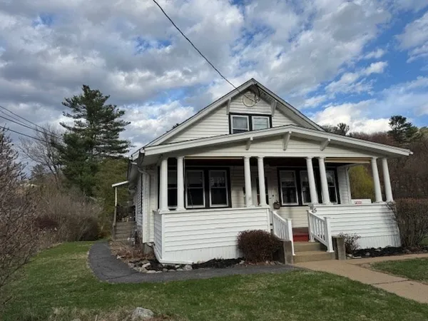 $329,900 | 5 Salem Street, Spencer, MA 01562
