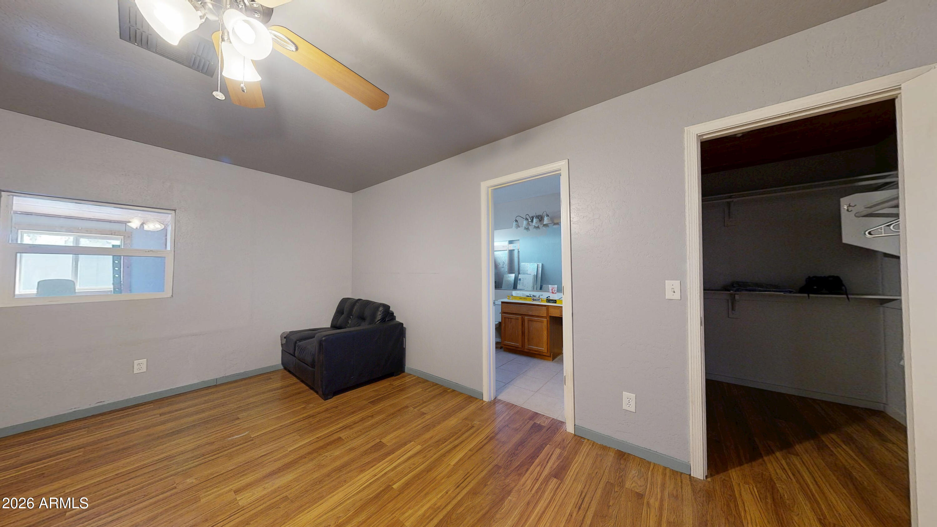 1727 South Cardinal Drive Apache Junction, AZ 85120 - Photo 7 of 18 Master-bathroom