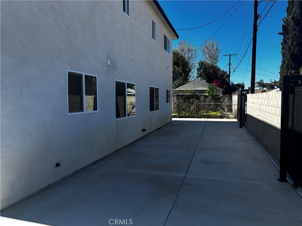 19943 Covello Street Winnetka, CA 91306 - Photo 4 of 24