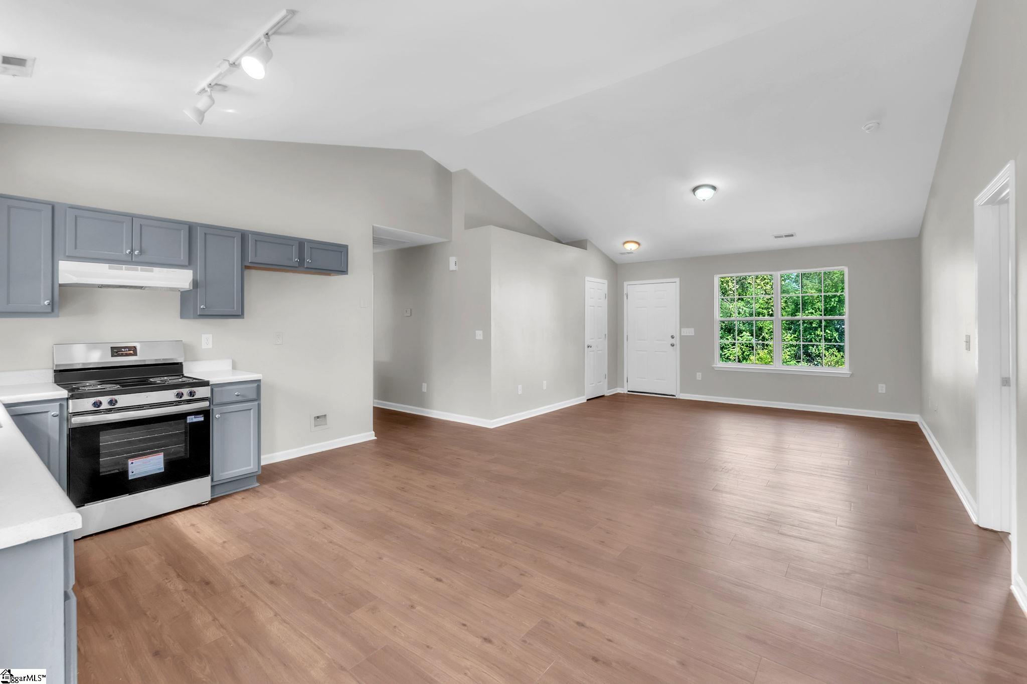 221 Riverbreeze Road Greenville, SC 29611 - Photo 5 of 25
