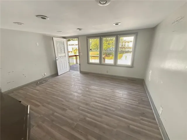 $109,900 | 1749 Sinnott Circle, Independence, MO 64050