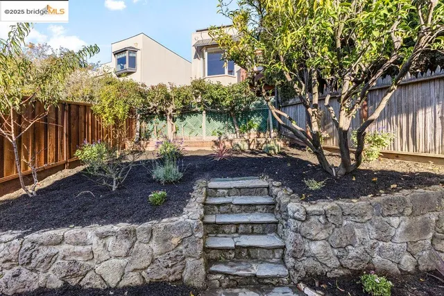 $979,000 | 85 Stratford Road, Kensington, CA 94707